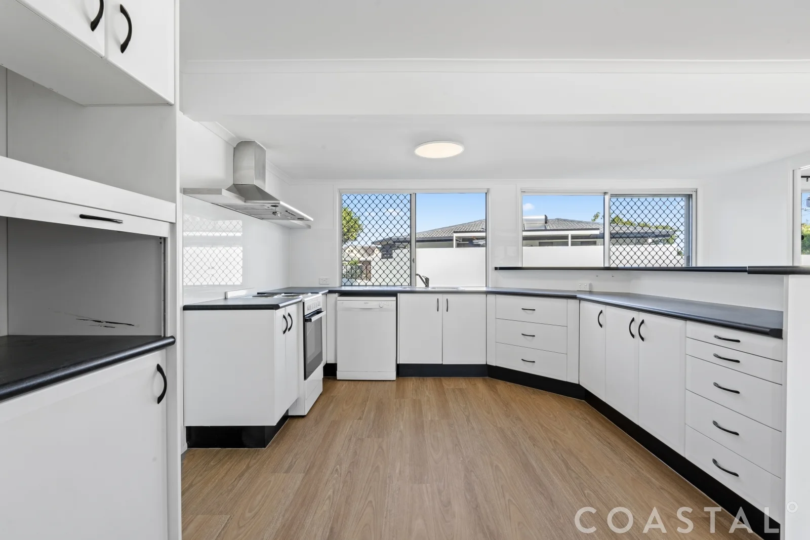 Additional image 5 of 12 Pacific Boulevard, Broadbeach Waters QLD 4218