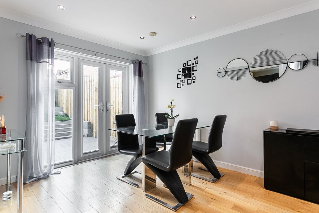 Additional image 6 of 4 bed semi-detached house for saleFernieside Place, Edinburgh EH17