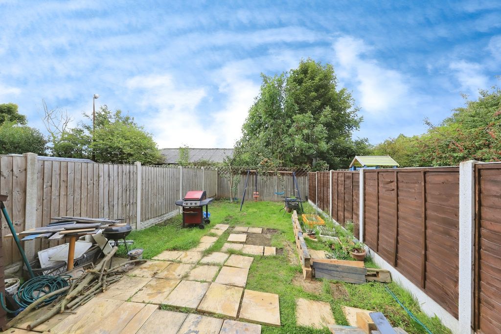 Additional image 7 of 3 bed semi-detached house for saleHemlock Way, Bilston, West Midlands WV14