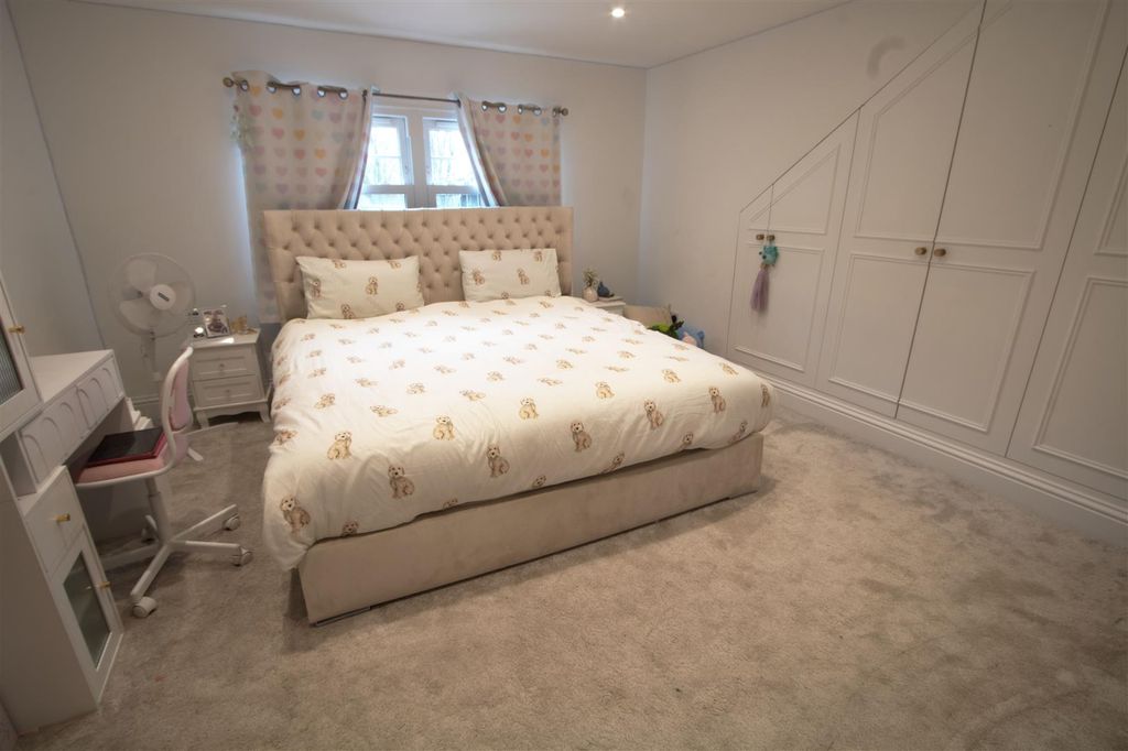 Additional image 13 of 4 bed detached house for saleBurnt Mills Road, Basildon SS13