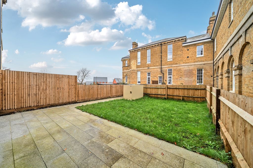 Additional image 7 of 4 bed terraced house for saleGillies Lane, Aldershot GU11