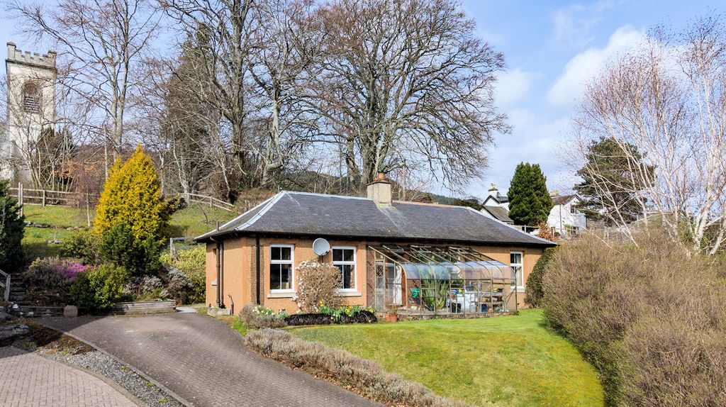 3 bed detached bungalow for salePier Road, Kenmore, Kenmore PH15