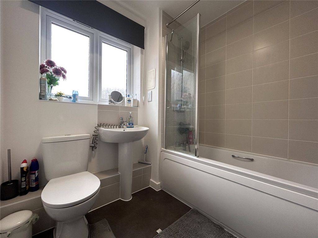 Additional image 8 of 2 bed flat for saleMcgrigor Mews, Wellesley, Aldershot, Hampshire GU11