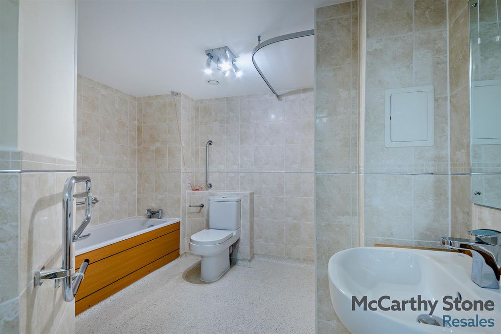 Additional image 9 of 2 bed flat for saleLady Susan Court, New Road, Basingstoke RG21