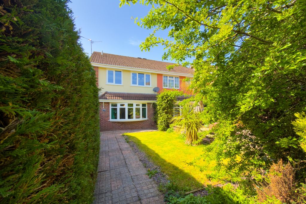 3 bed semi-detached house for saleGlyn Rhosyn, Pentwyn CF23