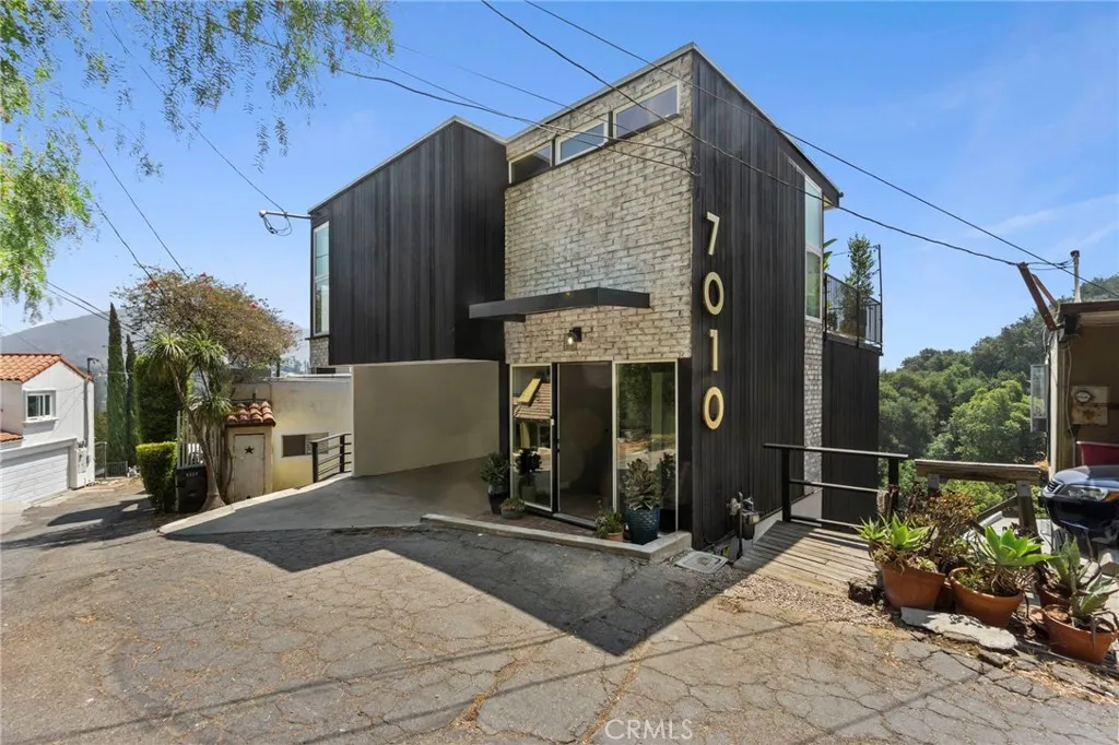Additional image 65 of 7010 Loyal Trail, Los Angeles, CA 90068