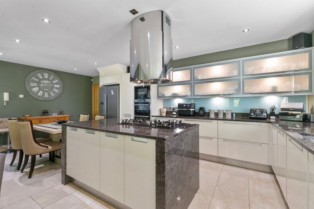 Additional image 16 of 4 bed detached house for salePark Drive, Bingley, West Yorkshire BD16