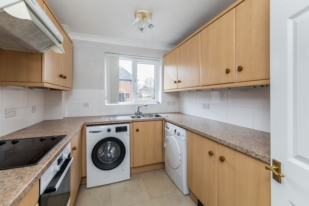 Additional image 3 of 2 bed flat for saleOck Mill Close, Abingdon OX14