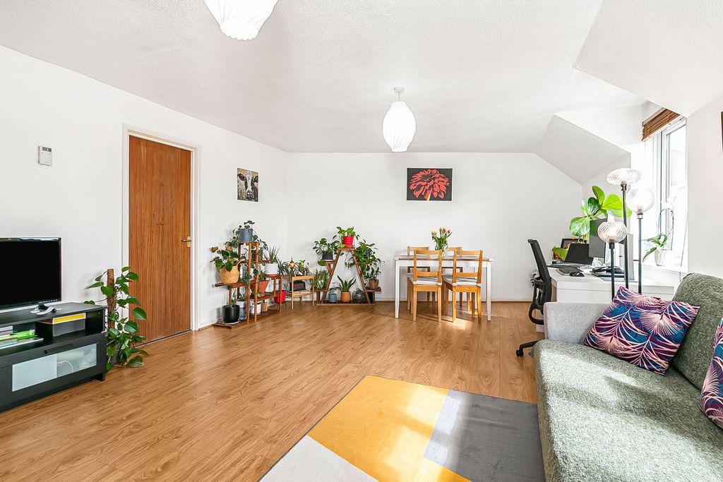 Additional image 5 of 2 bed flat for salePascal Way, Letchworth Garden City SG6