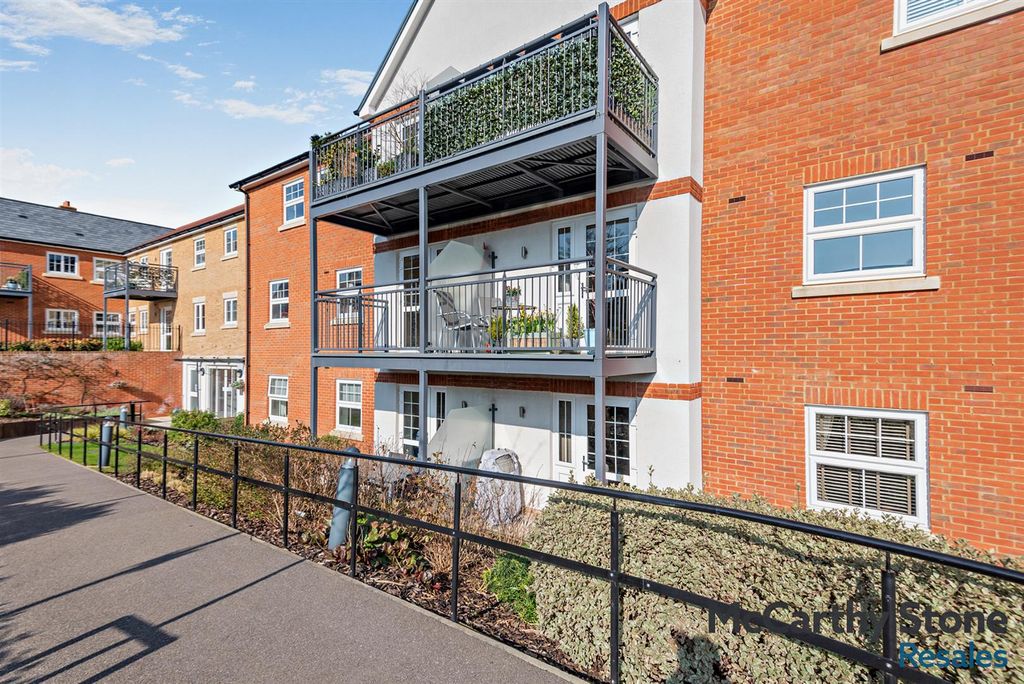 Additional image 37 of 2 bed flat for saleQueen Elizabeth Place, Orchard Lane, Alton GU34