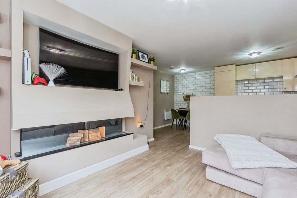 Additional image 3 of 2 bed flat for saleBramble Court, Stalybridge SK15