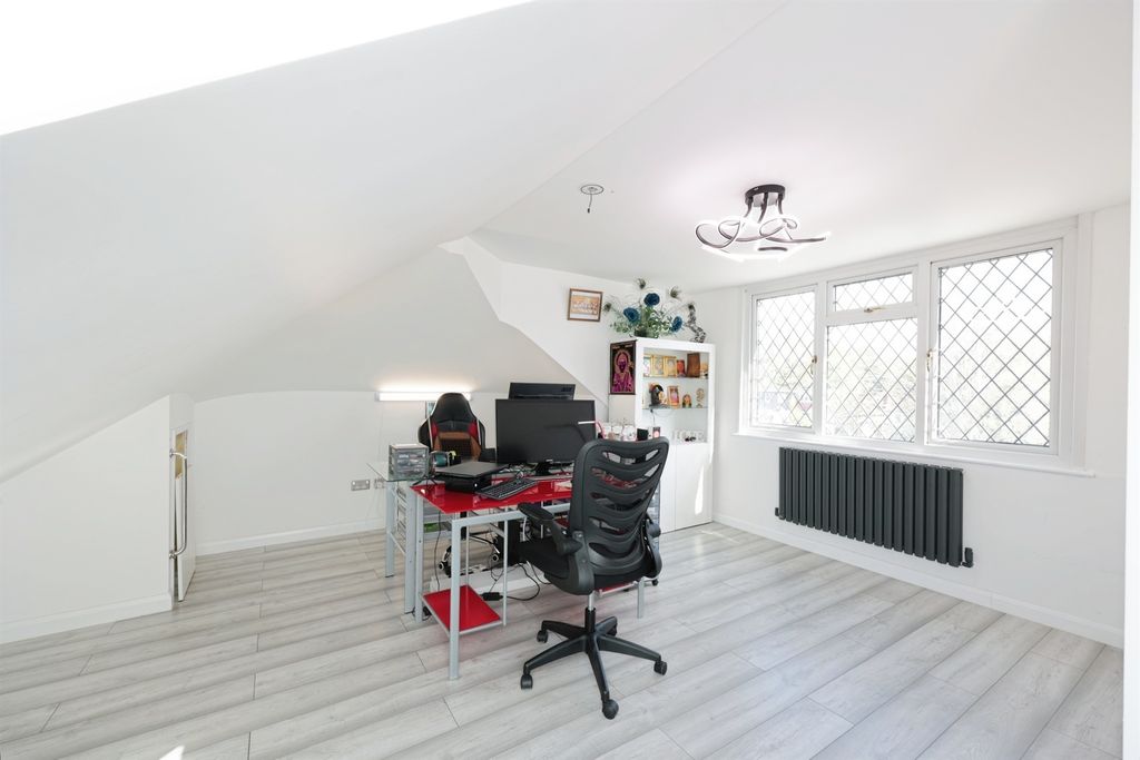 Additional image 11 of 3 bed semi-detached bungalow for saleCompton Place, Watford WD19