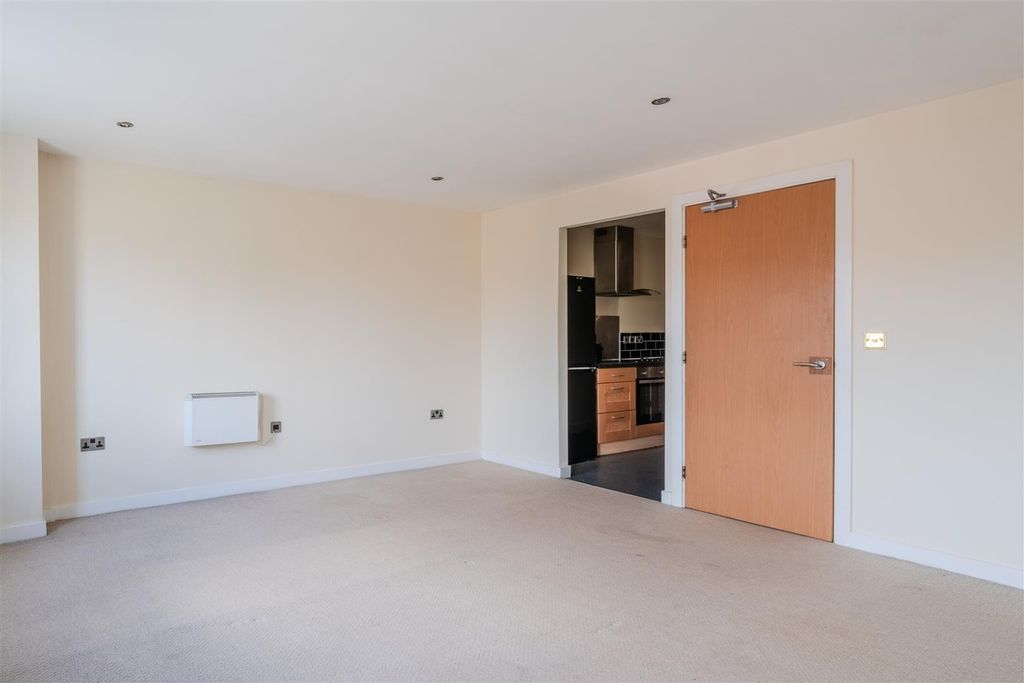 Additional image 5 of 2 bed flat for salePiccadilly Heights, Wain Avenue, Chesterfield S41