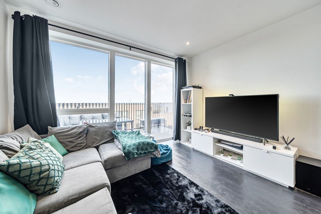 Additional image 3 of 2 bed flat for saleRegal Walk, Bexleyheath DA6