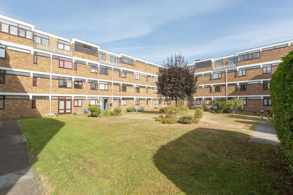 Additional image 13 of 3 bed flat for saleGainsboro Road, Birchington, Kent CT7