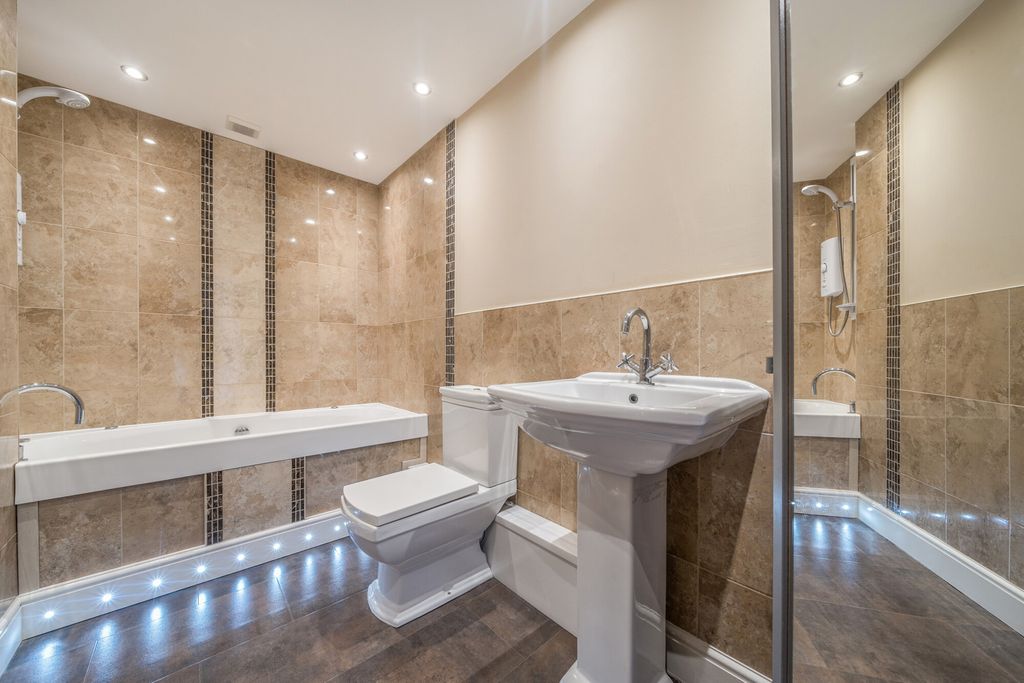Additional image 6 of 8 bed detached house for saleFremantle Road, Belvedere DA17