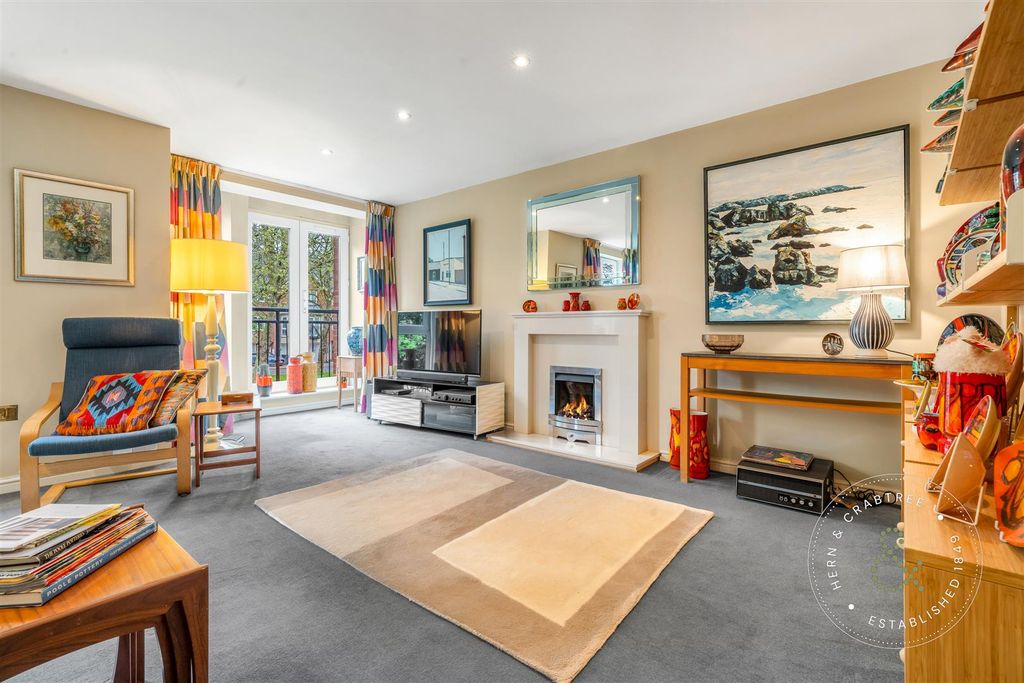 Additional image 2 of 5 bed town house for saleBarquentine Place, Cardiff Bay CF10