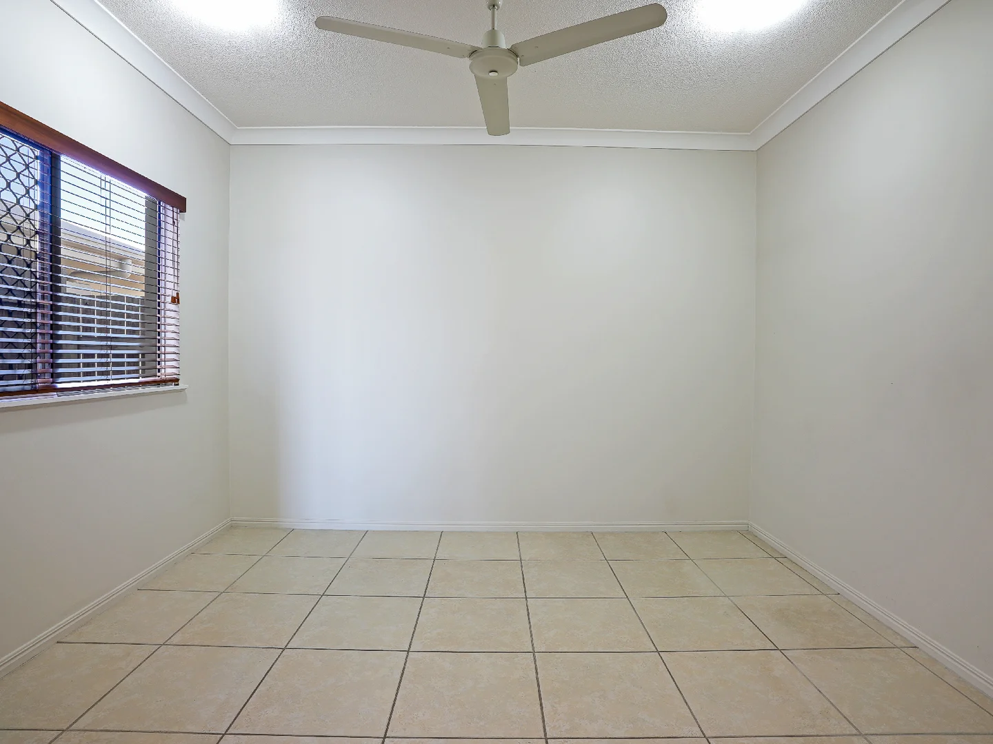 Additional image 8 of 5/16-22 Martinez Avenue, West End QLD 4810