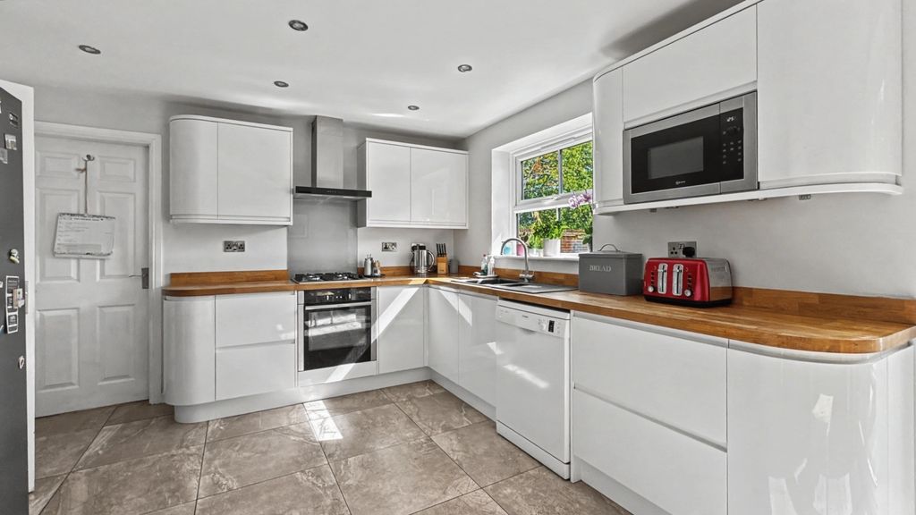 Additional image 3 of 5 bed detached house for saleCranesbill Drive, Bure Park, Bicester OX26
