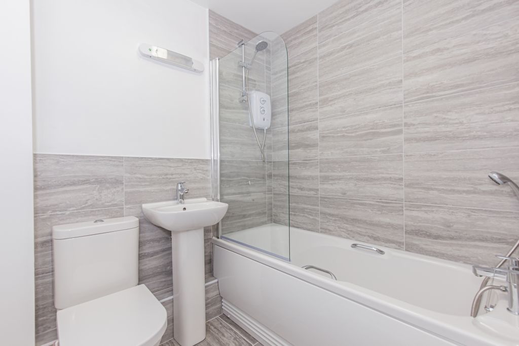Additional image 3 of 2 bed flat for saleMarlborough Road, Banbury OX16