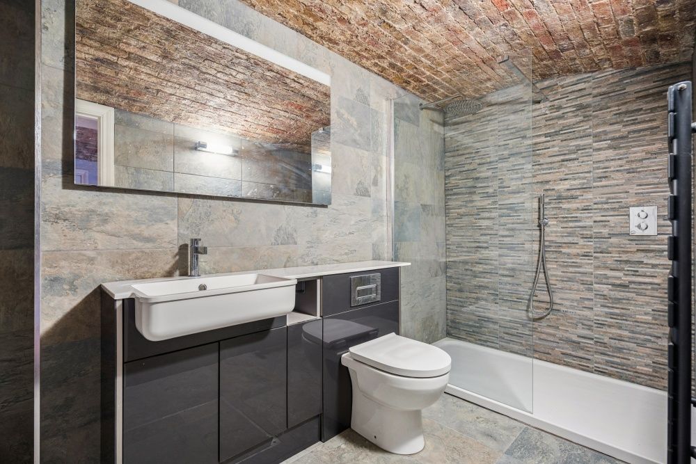 Additional image 2 of 2 bed flat for saleCastle Hill Court, Castle Hill, Berkhamsted, Hertfordshire HP4