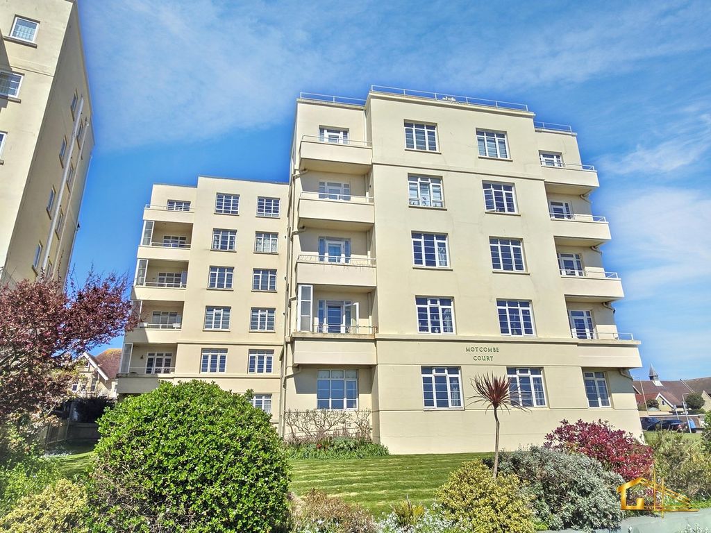 2 bed flat for saleMotcombe Court, Bedford Avenue, Bexhill-On-Sea TN40