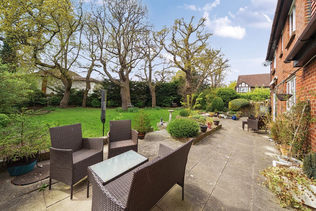 Additional image 2 of 6 bed detached house for saleFerguson Close, Bromley BR2