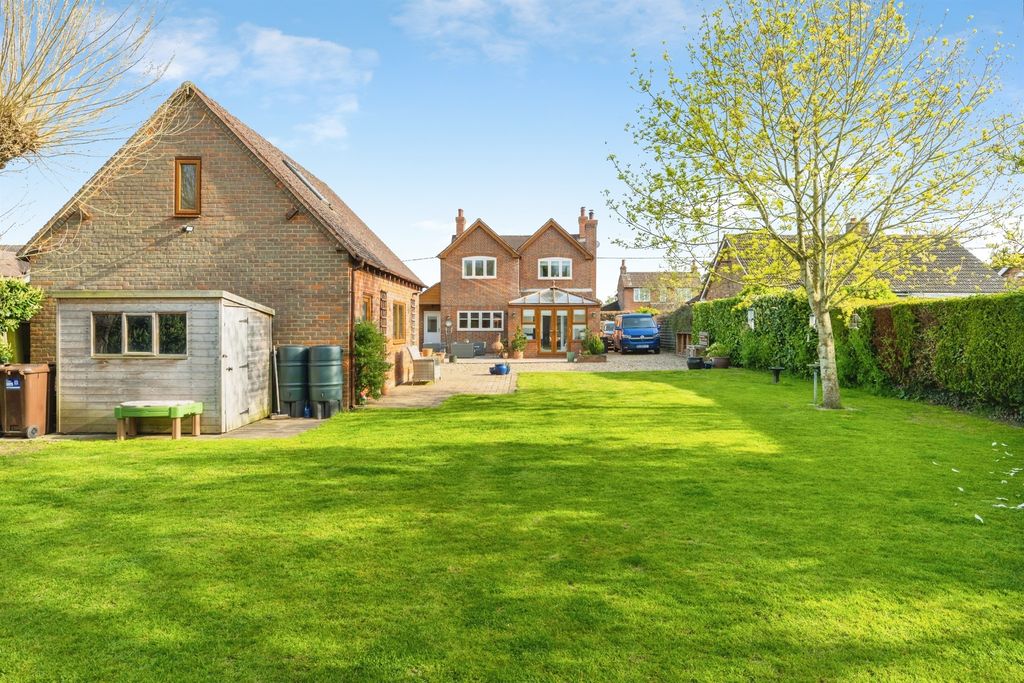 Additional image 27 of 4 bed detached house for saleMarroway, Weston Turville, Aylesbury HP22
