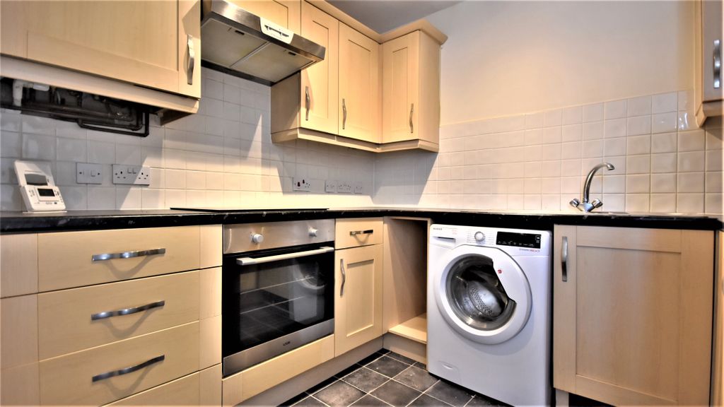 Additional image 4 of 2 bed flat for saleKingswood Road, Nuneaton CV10