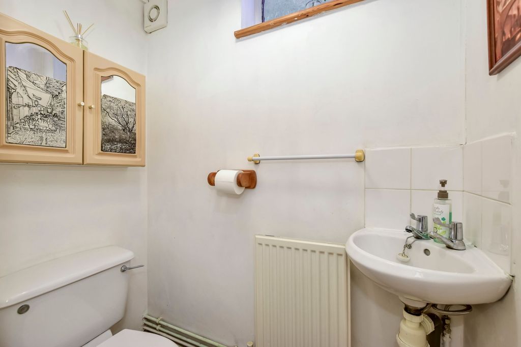 Additional image 14 of 3 bed semi-detached house for saleBroomfield Rise, Abbots Langley WD5