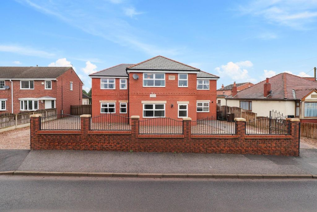 5 bed detached house for saleMistyfield House, Church Hill, Royston, Barnsley S71