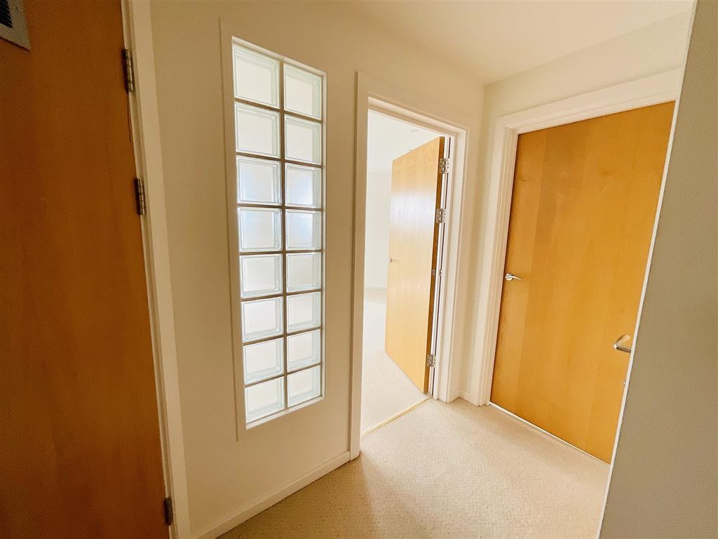 Additional image 3 of 2 bed flat for salePentre Doc Y Gogledd, Llanelli SA15