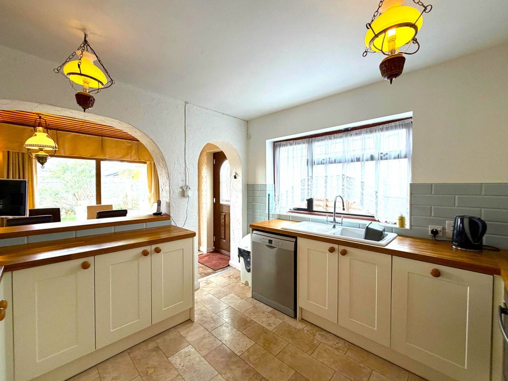 Additional image 4 of 3 bed bungalow for saleStapley Road, Belvedere DA17