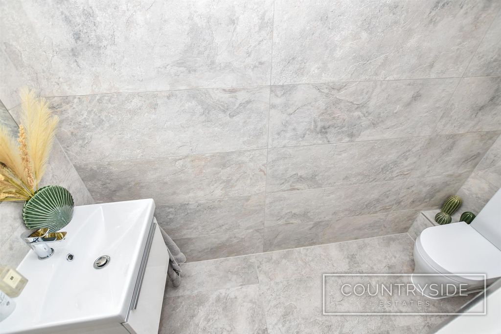 Additional image 19 of 2 bed flat for saleHalle Mews, Benfleet SS7