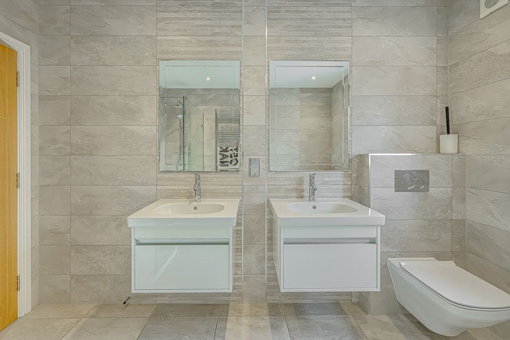 Additional image 32 of 5 bed detached house for saleSwale Road, Benfleet SS7