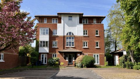 Beechwood Grove, London W3