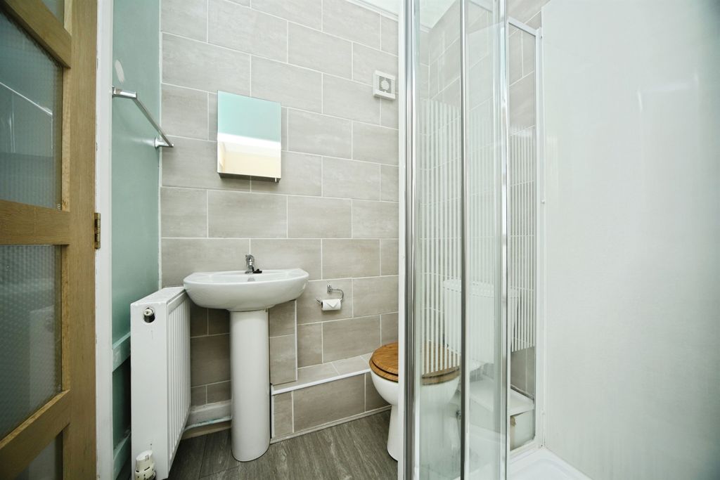 Additional image 9 of 2 bed flat for saleMarket Street, Crewkerne TA18