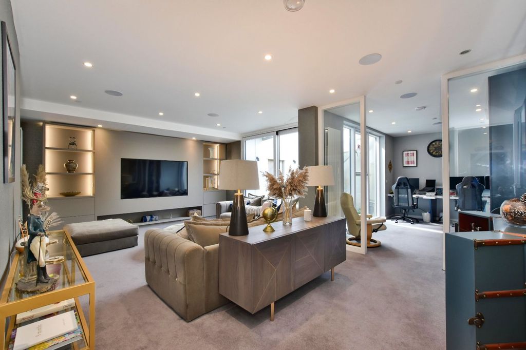 Additional image 2 of 4 bed detached house for saleAdrian Road, Abbots Langley WD5
