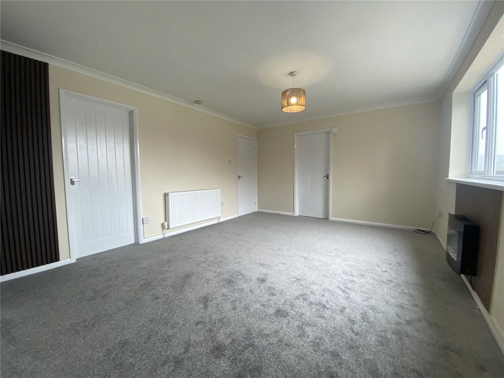 2 bed flat for saleOtter Way, Barnstaple, Devon EX32 photo 4