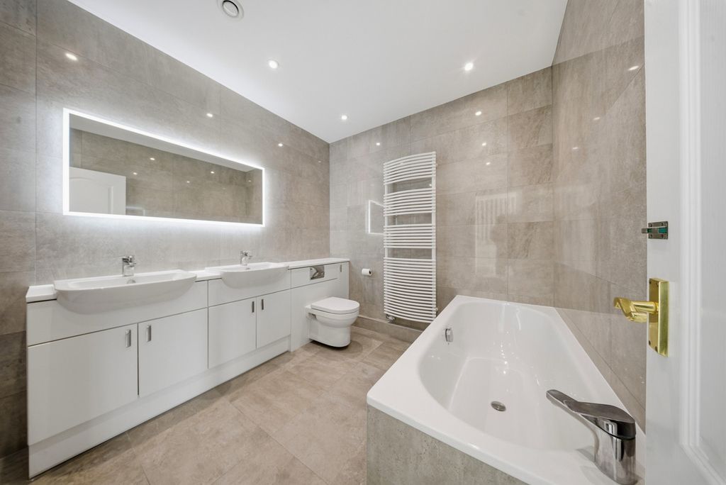 Additional image 12 of 3 bed penthouse for saleOverbury Avenue, Beckenham BR3