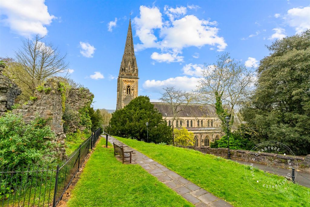 Additional image 15 of 2 bed flat for saleYr Hen Dy, The Cathedral Green, Llandaff, Cardiff CF5