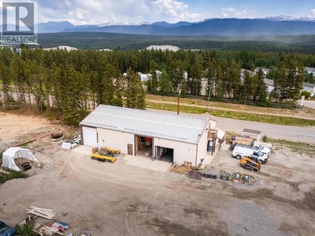 986 Range Road, Whitehorse, YT, Y1A4V1 photo 2