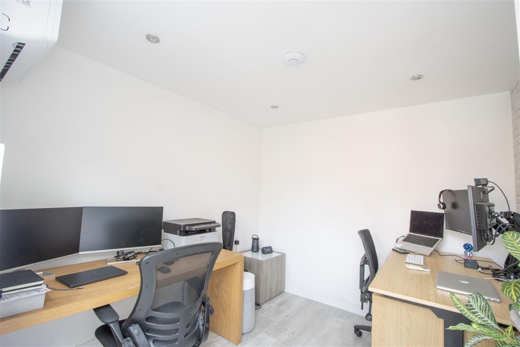 Additional image 13 of 3 bed detached house for saleRugby Drive, Chesterfield S41