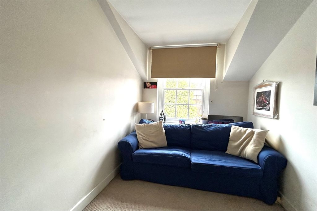 Additional image 8 of 2 bed flat for saleRoyles Square, South Street, Alderley Edge SK9