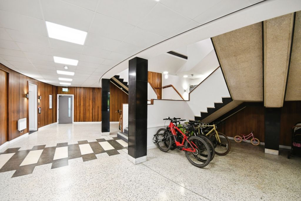 Additional image 17 of 1 bed flat for saleWest Bars, Chesterfield, Derbyshire S40