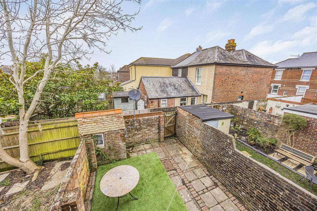 Additional image 7 of 1 bed flat for saleNorth Street, Emsworth PO10