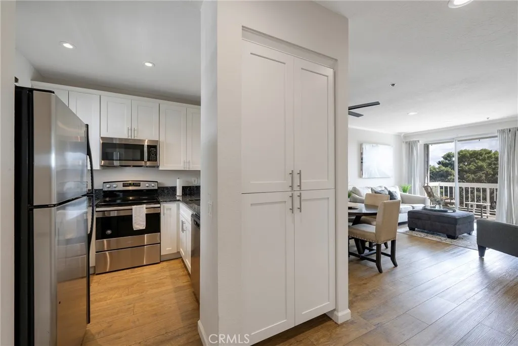 20301 Bluffside Circle Unit 315, Huntington Beach, CA 92646 photo 4