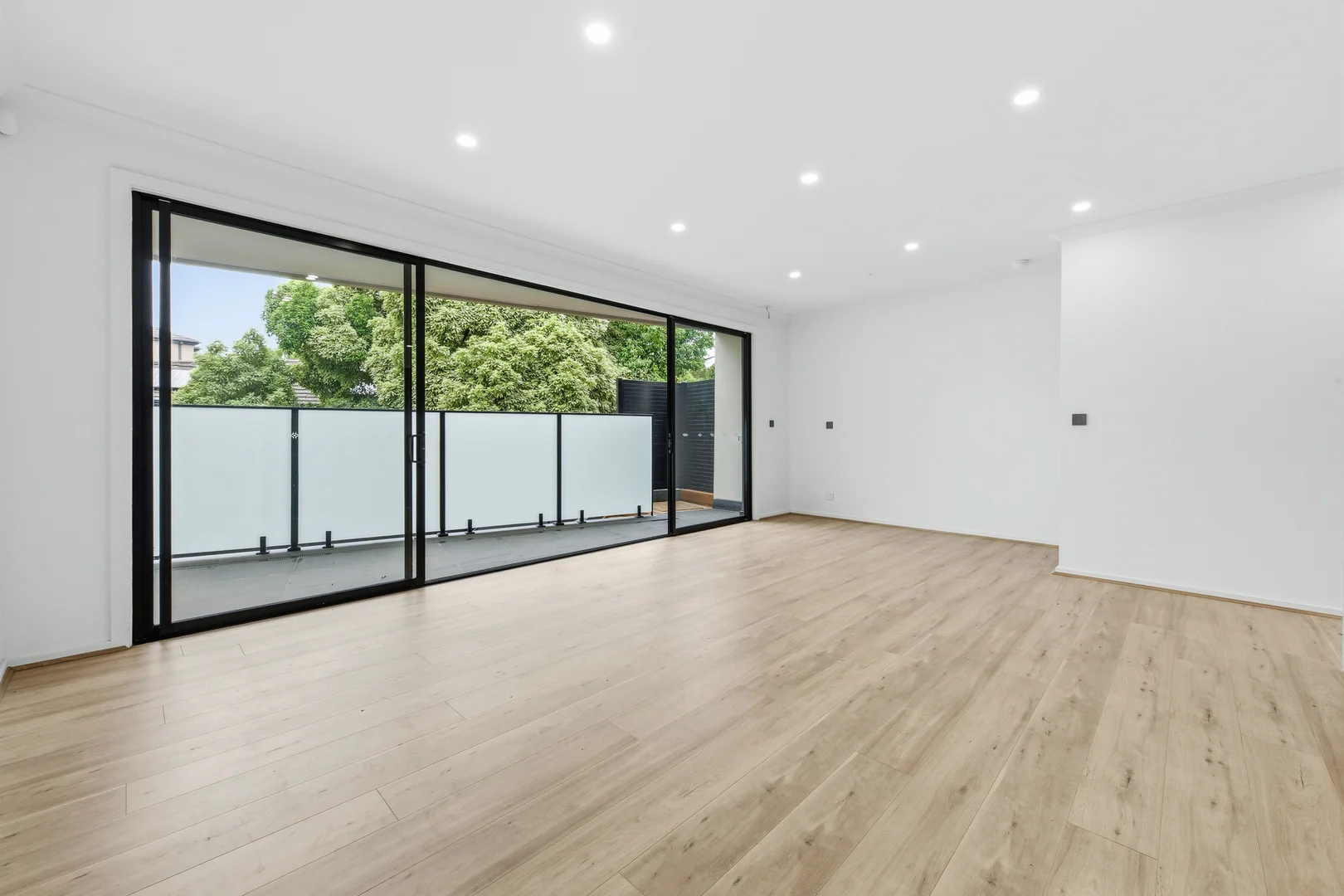 Additional image 4 of 2/1 Ivanhoe Street, Glen Waverley VIC 3150