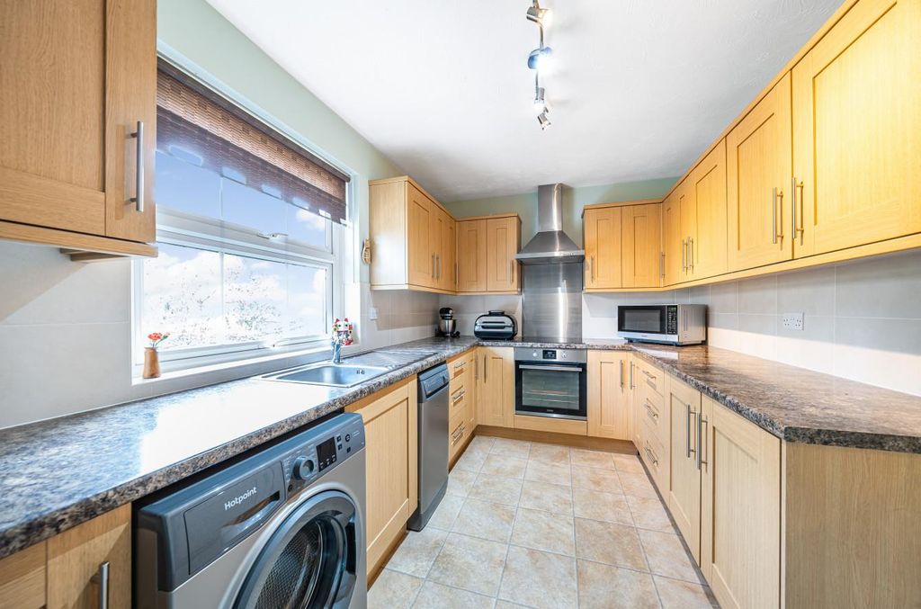 Additional image 2 of 3 bed flat for saleGravel Hill Road, Yate, Bristol BS37
