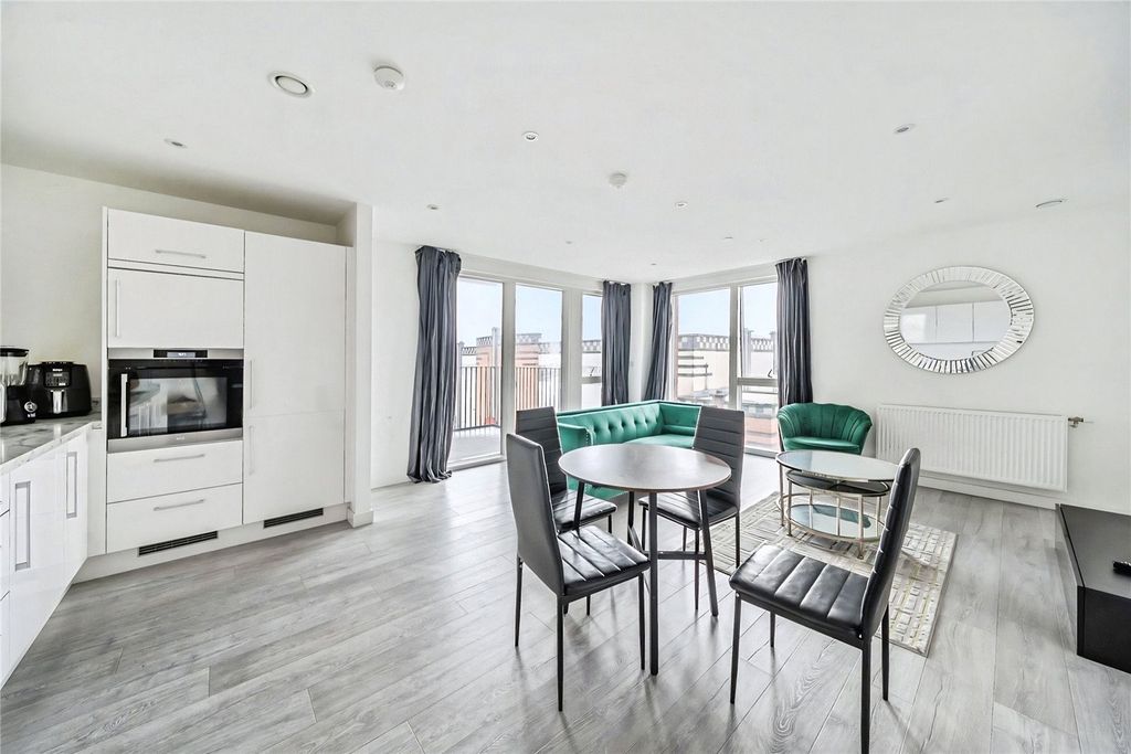 Additional image 4 of 3 bed flat for saleRegal Walk, Bexleyheath DA6